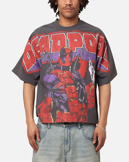 DEADPOOL OVERPRINT TEE - Vintage Charcoa